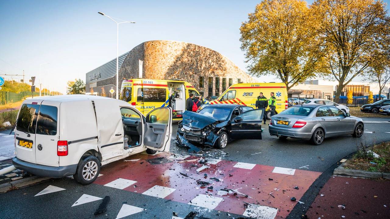 Drie mensen raakten gewond. (Foto: Sem van Rijssel/SQ Vision)