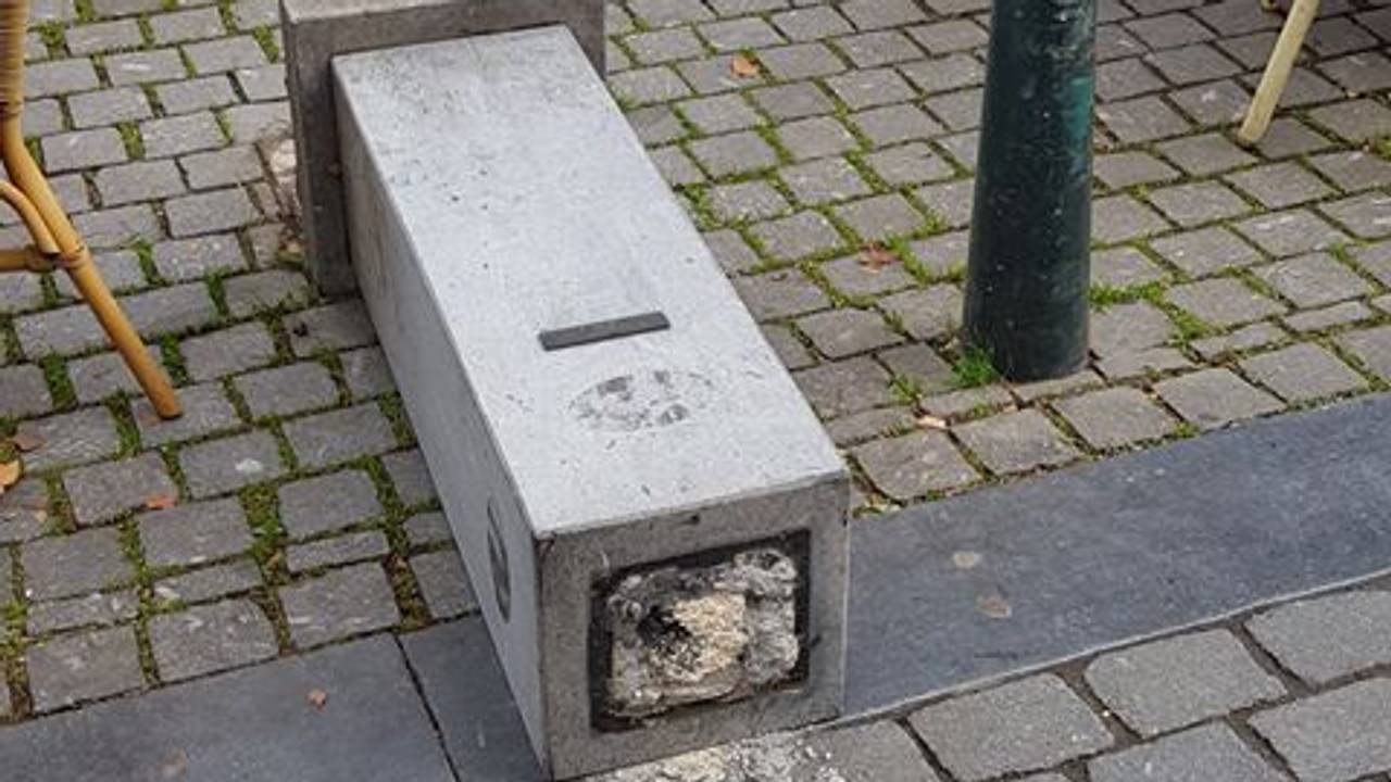 Beeldje van Sint Ivo vernield en deels gestolen