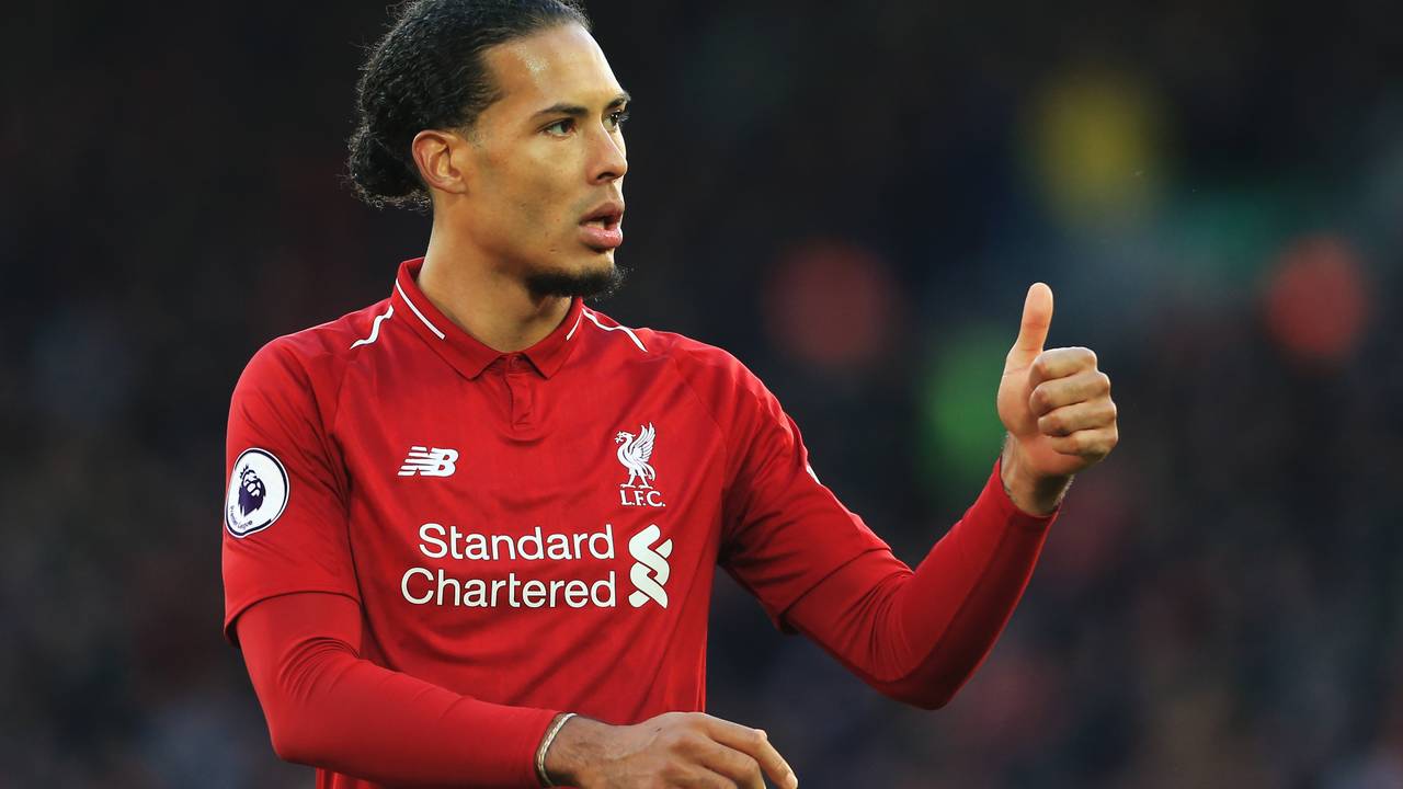 Virgil van Dijk, voor het eerst Speler van de Maand in de Premier League. (Foto: VI Images)