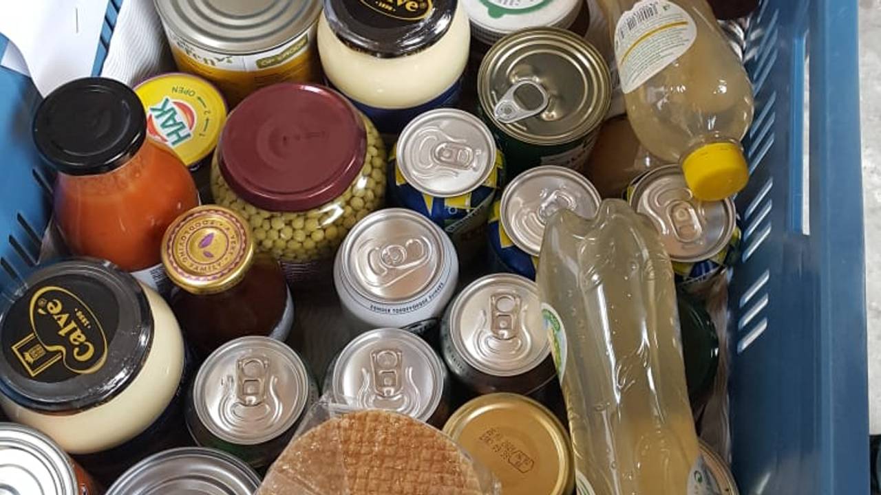 Producten voor de Voedselbank. (Foto: Petra van Middendorp)