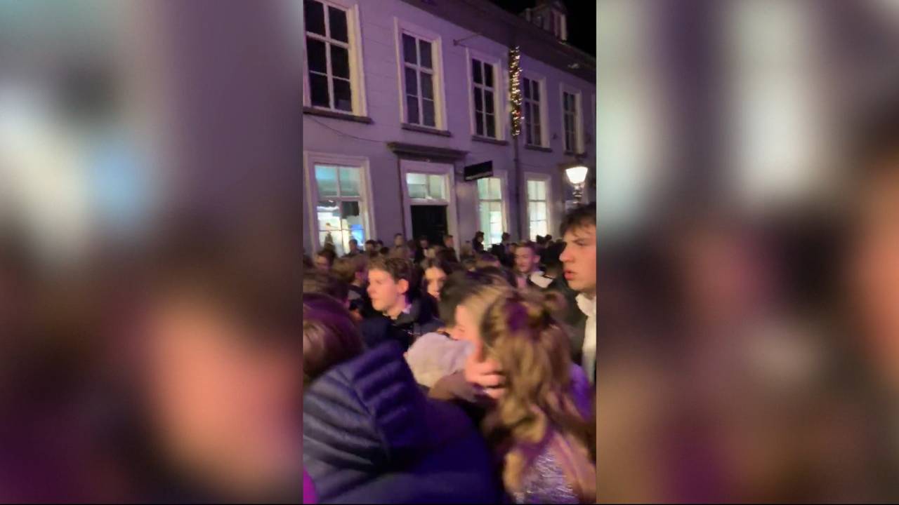 Bezoekers kwamen in de verdrukking.