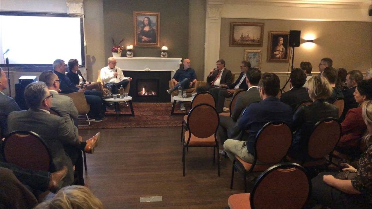 Ondernemers praten in Helmond over dodelijke bedrijfsongevallen.