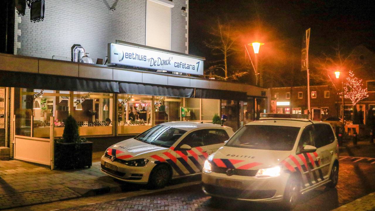 Eethuis De Donck in Beek en Donk werd overvallen (Foto: Danny van Schijndel).