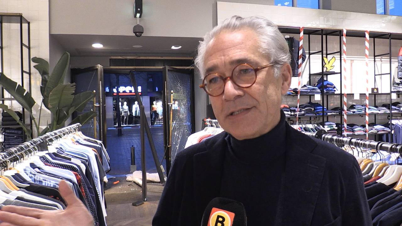 Hans na de ramkraak op zijn winkel Ik schrik van het geweld