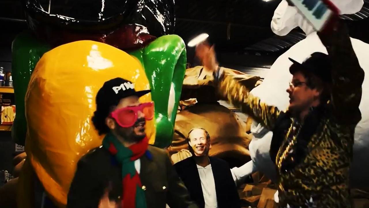 Een 'still' uit de videoclip van de 2P's.