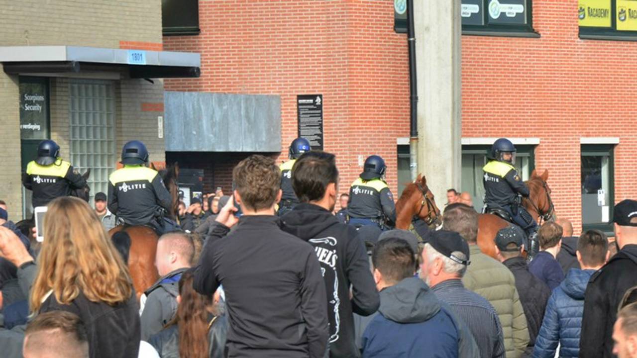 Zes Willem II-supporters opgepakt voor rellen bij NAC Breda, ook
