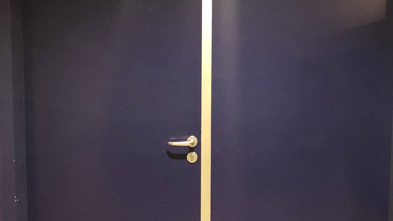 Achter gesloten deuren vergaderen