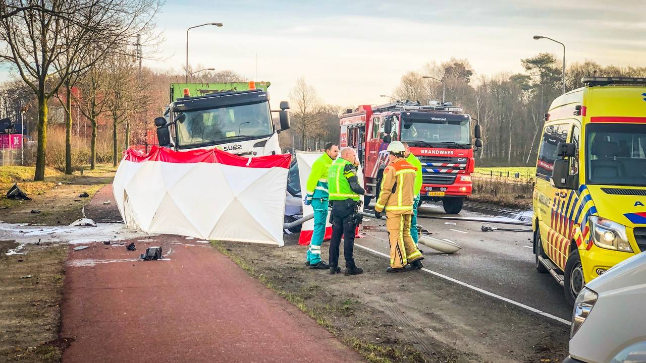 Het ongeluk gebeurde aan de Anthony Fokkerweg. (Foto: Sem van Rijssel/ SQ Vision)