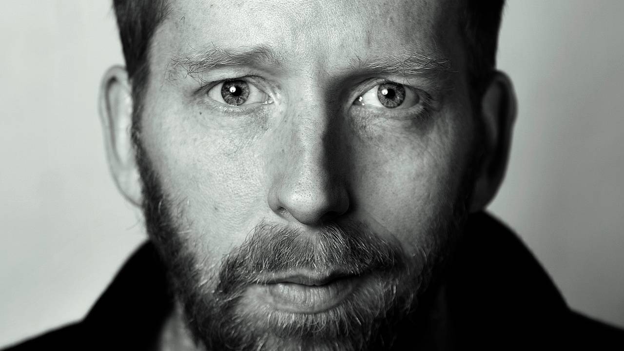 Jetse Batelaan, artistiek leider van Theater Artemis in Den Bosch (foto: Phile Deprez)