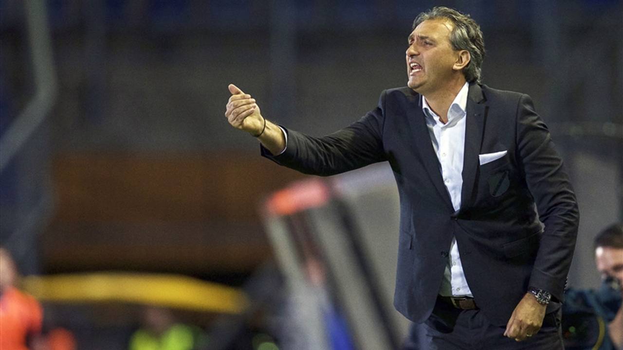 Robert Maaskant als trainer van NAC in 2019 (foto: VI Images).