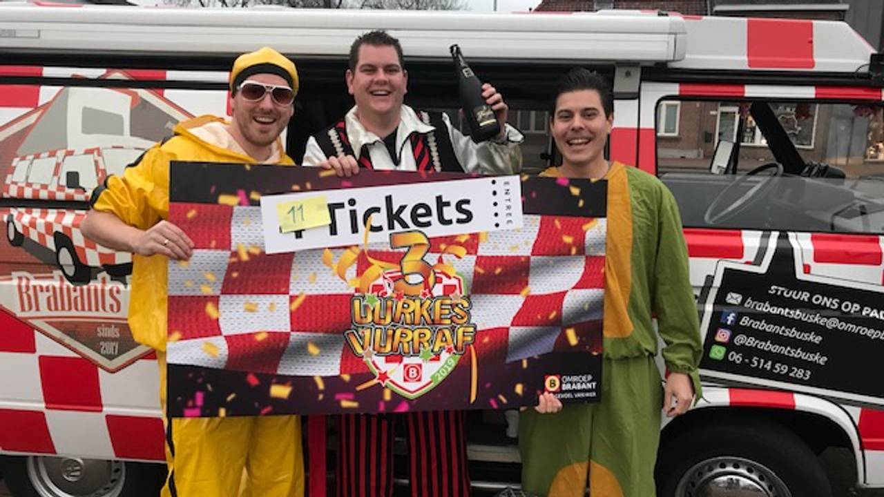 We gaven eerder al kaartjes weg. Deze drie feestvierders zijn er dus bij tijdens 3 Uurkes Vurraf.