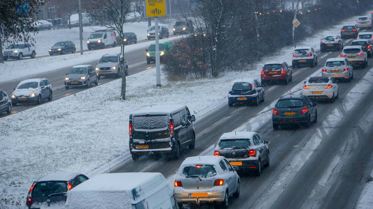 Het stond op veel plaatsen muurvast, zoals in Eindhoven (foto: Arno van der Linden/SQ Vision Mediaprodukties).