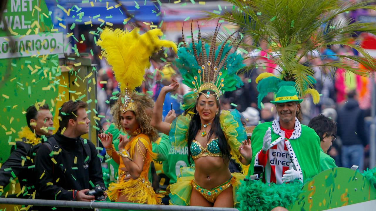 Romario viert carnaval in Eindhoven (foto Arno van der Linden, SQ Vision)