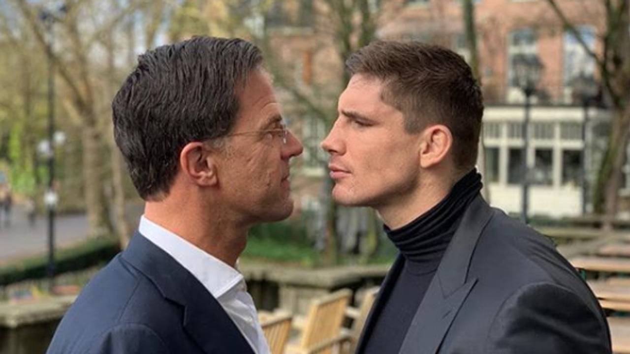 De staredown tussen Mark Rutte en Rico Verhoeven. (foto: @ricoverhoeven / Instagram)