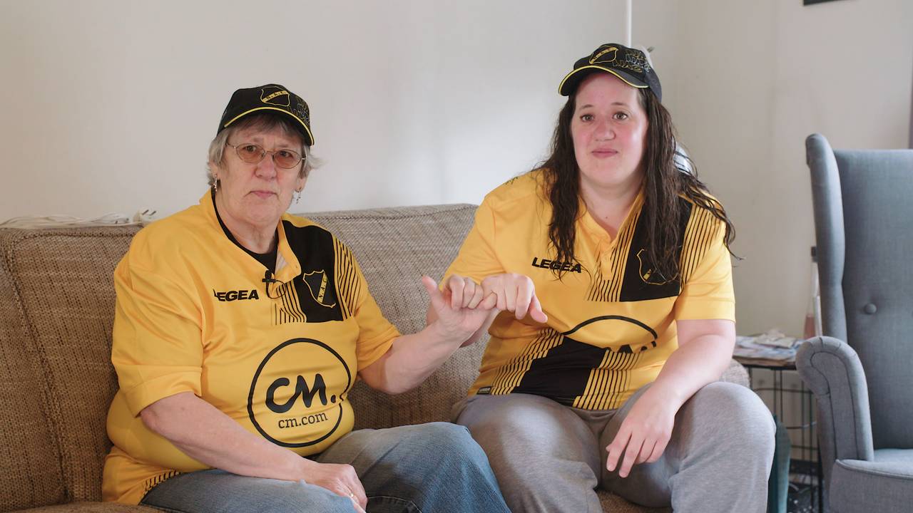 De 'pinkies' hebben het zwaar nu dat een degradatie dichtbij komt. (Foto: Dirk Verhoeven)