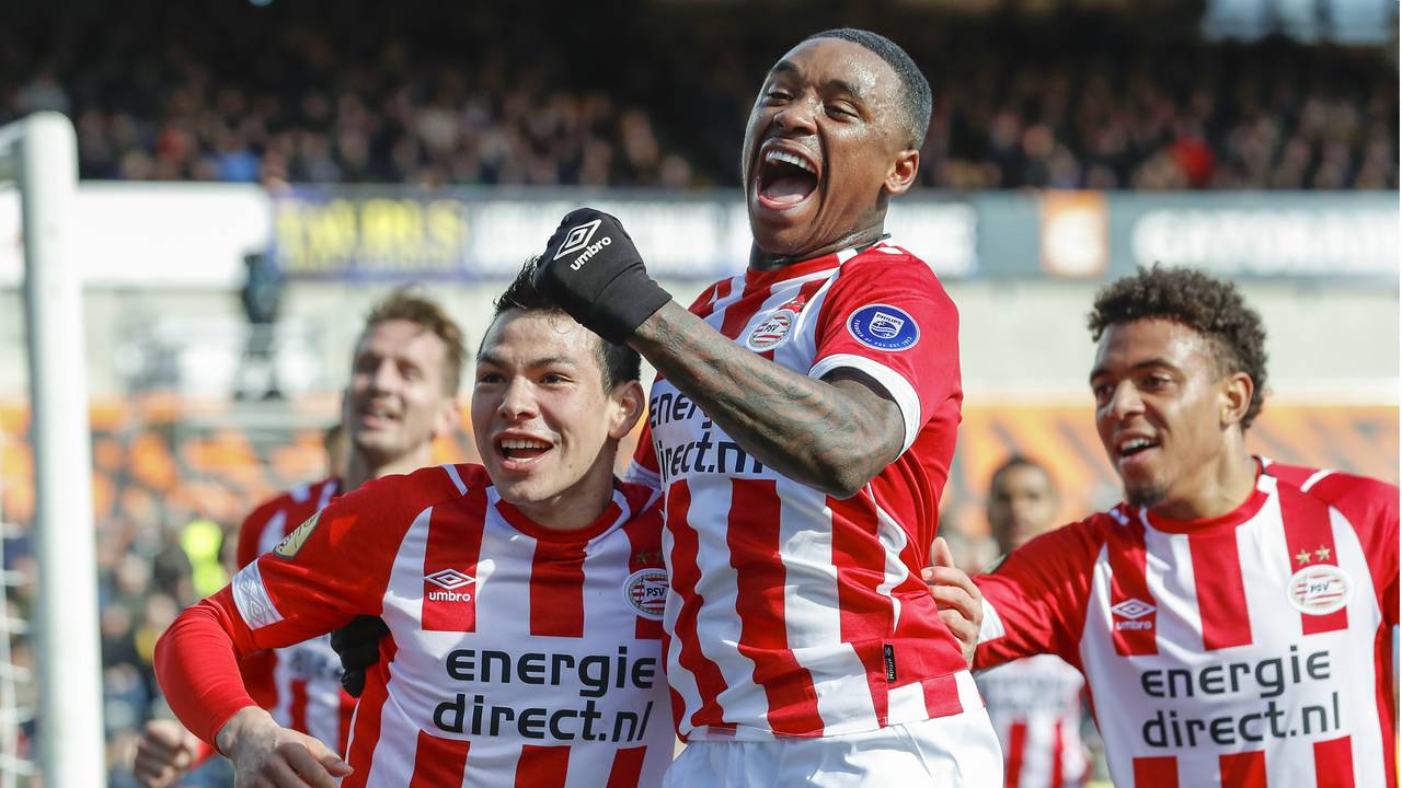 Blijdschap bij Steven Bergwijn en Hirving Lozano. (Foto: VI Images)