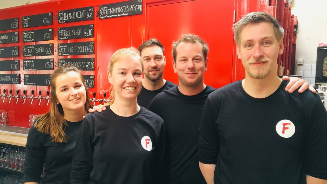 Het team van brouwerijcafé Frontaal.