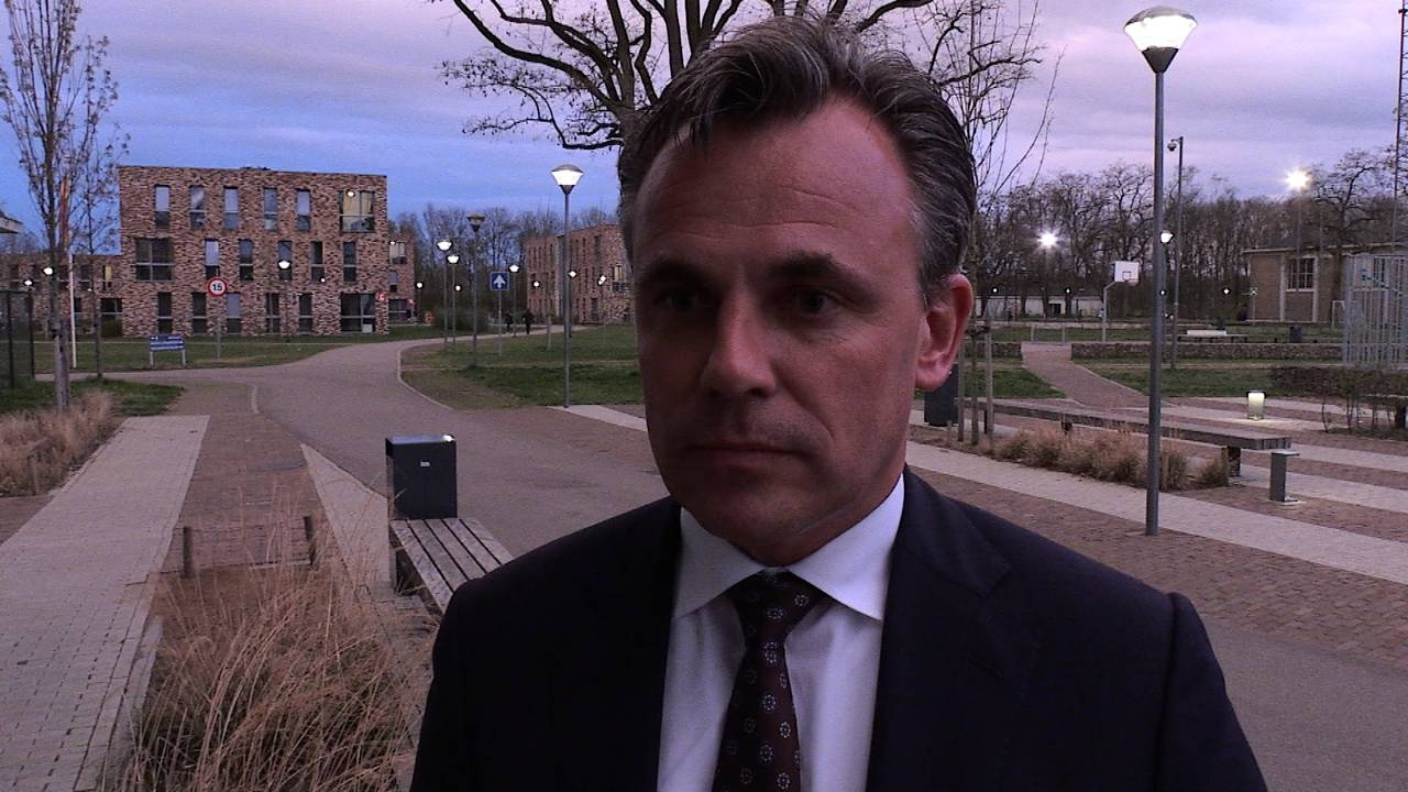 Staatssecretaris Harbers bezocht het azc in Velp.