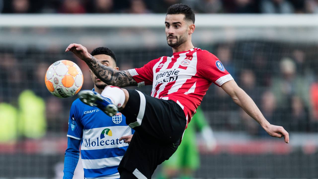 De teruggekeerde Gastón Pereiro was belangrijk voor PSV. (Foto: VI Images)