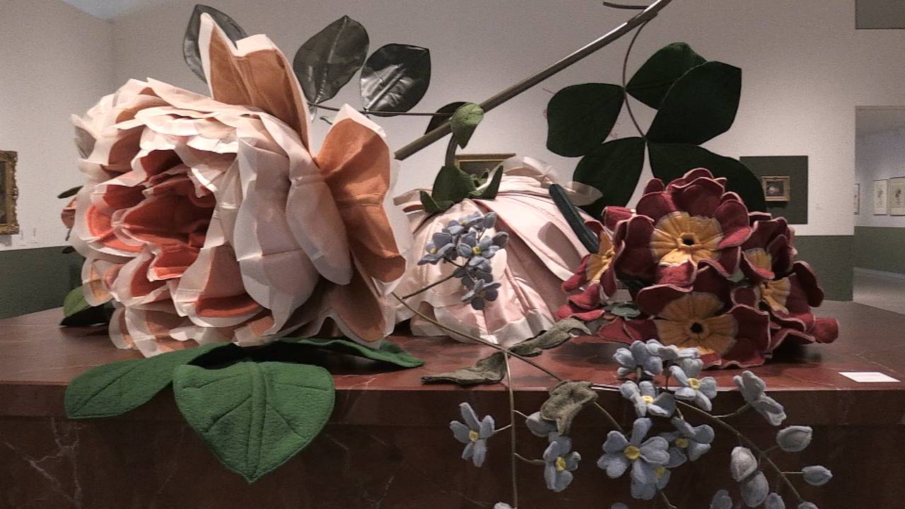 Voor de tentoonstelling is een werk van Gerard van Spaendonck in 3D nagebouwd met Tilburgse wollen dekens van Aabee.