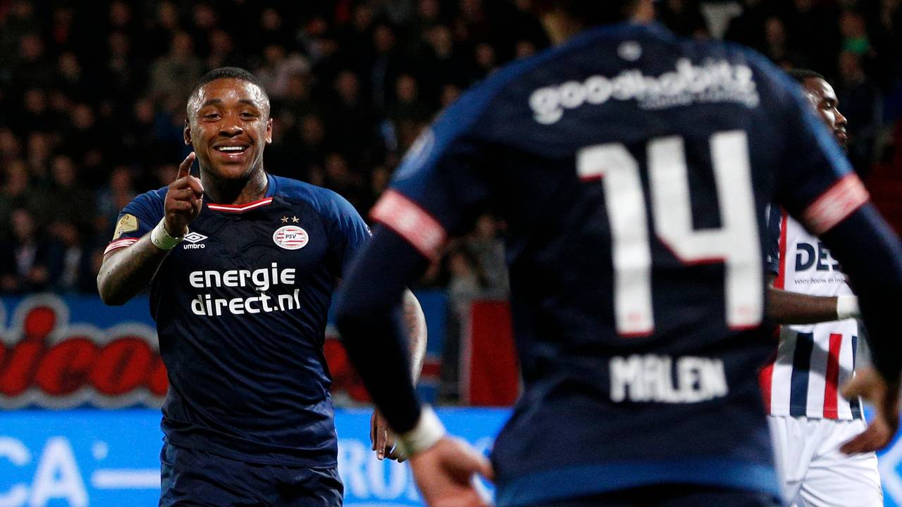 Vreugde bij Steven Bergwijn na zijn treffer tegen Willem II (foto: VI Images).