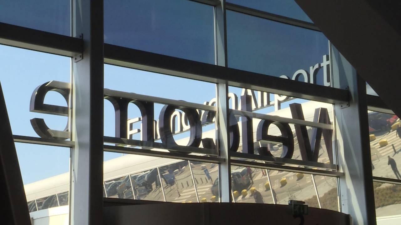 Voor een prikkie vanuit de hele provincie met het openbaar vervoer naar Eindhoven Airport