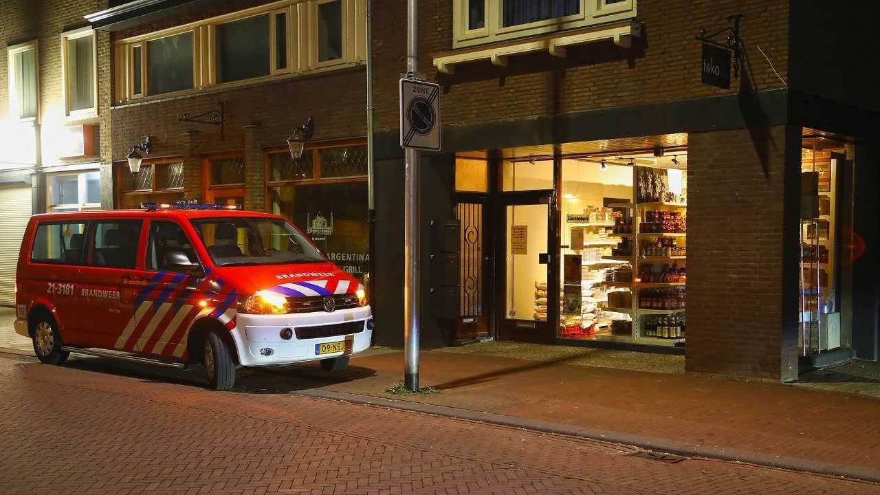 De brandweer kwam voor een koolmonoxidemelding in Oss (Foto: Gabor Heeres).