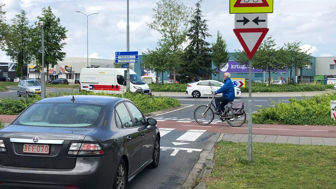 De rotonde waar de  Bikescout is aangelegd (foto: Imke van de Laar).