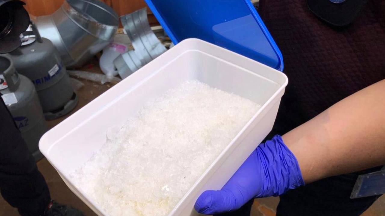 'Bakkie meth' van zestigduizend euro, gevonden aan boord (foto: Willem-Jan Joachems)
