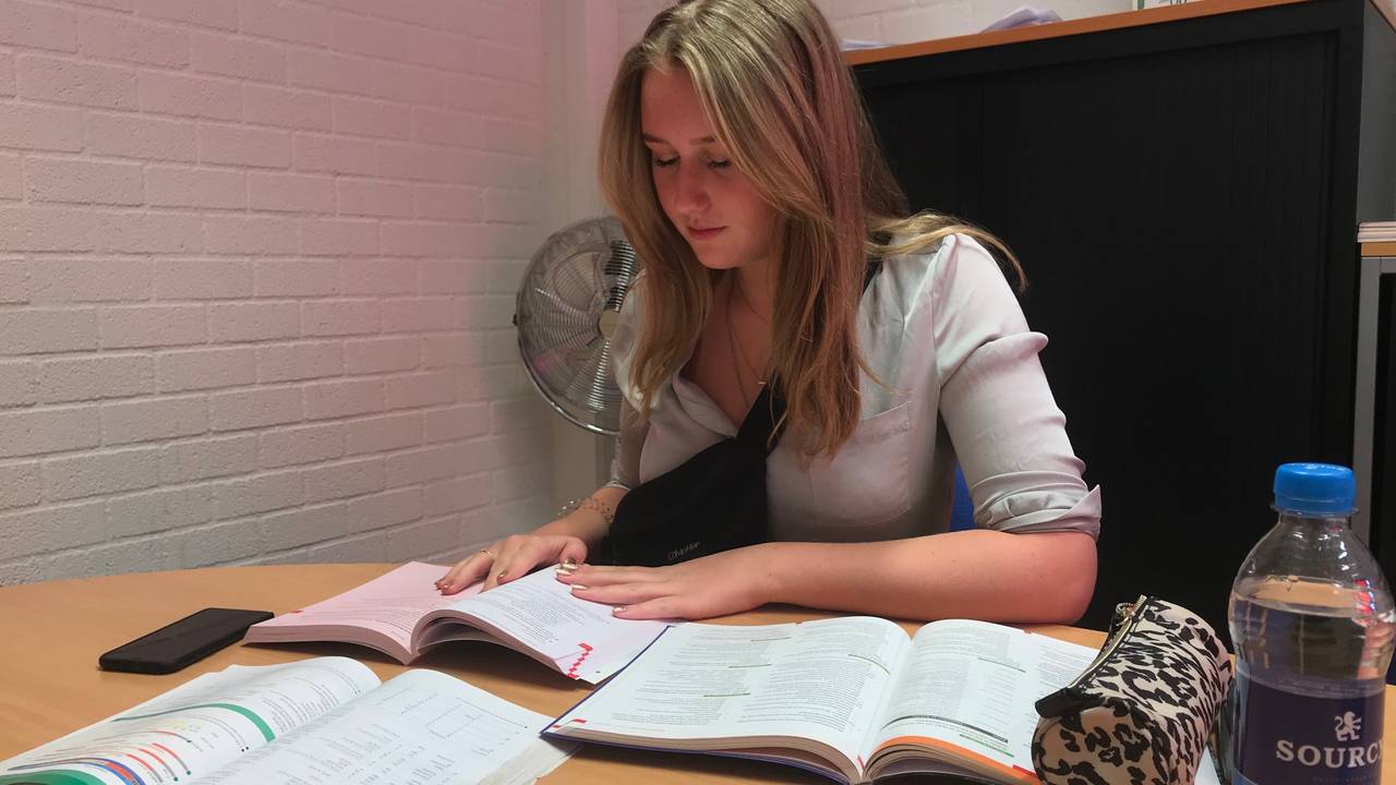 Anneke (18) is verzot op dutjes.