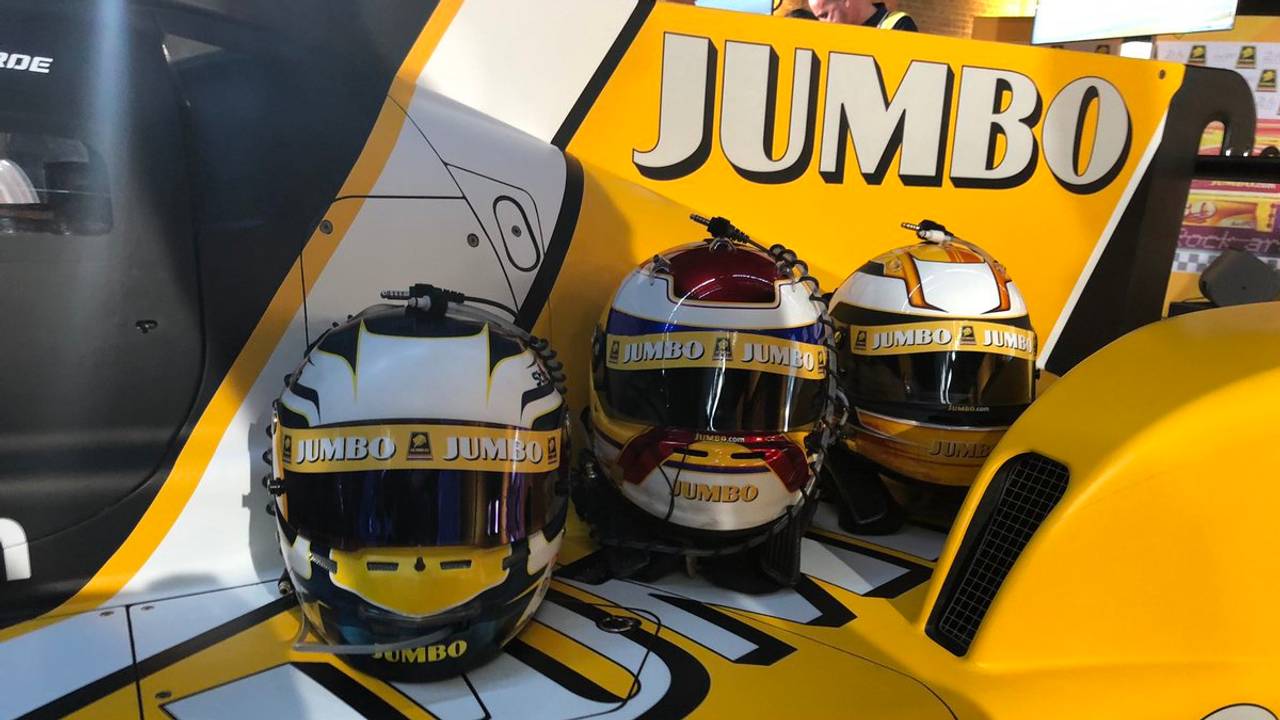 De helmen voor Racing Team Nederland (Foto: Floyd Aanen).