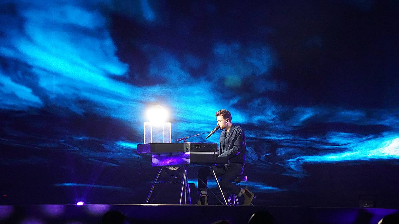 Duncan Laurence was feilloos in de halve finale. (Foto: Jessica Ranselaar)