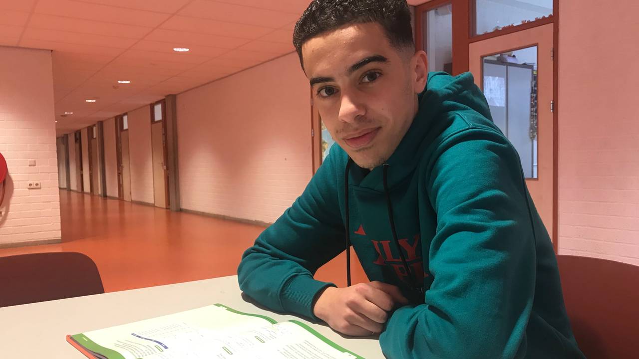 Eindexamens tijdens de ramadan: Soufiane (17) is extra gefocust.