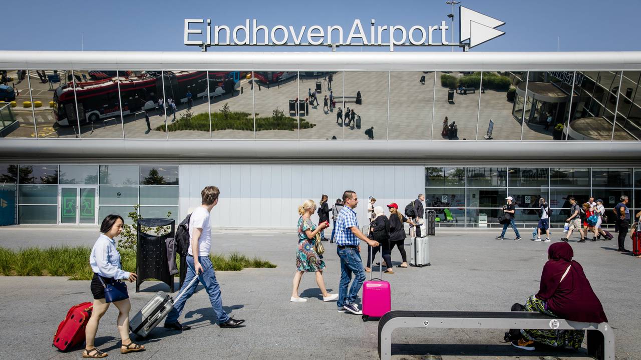 Omwonenden maken zich zorgen over eventuele uitbreiding van Eindhoven Airport (Foto: ANP)