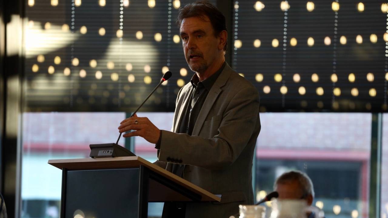 Van de Wiel schetst een tijdlijn. (Foto : Sander van Gils/ SQ Vision)