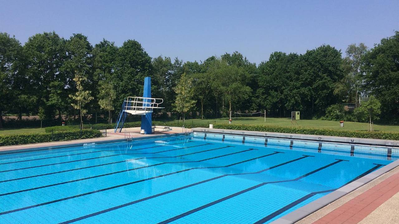 Vandalen laten 650.000 liter water wegstromen uit zwembad Omroep Brabant