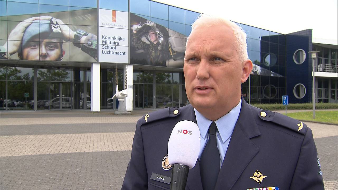 Kolonel Kamstra over de blikseminslag. (Beeld: NOS)