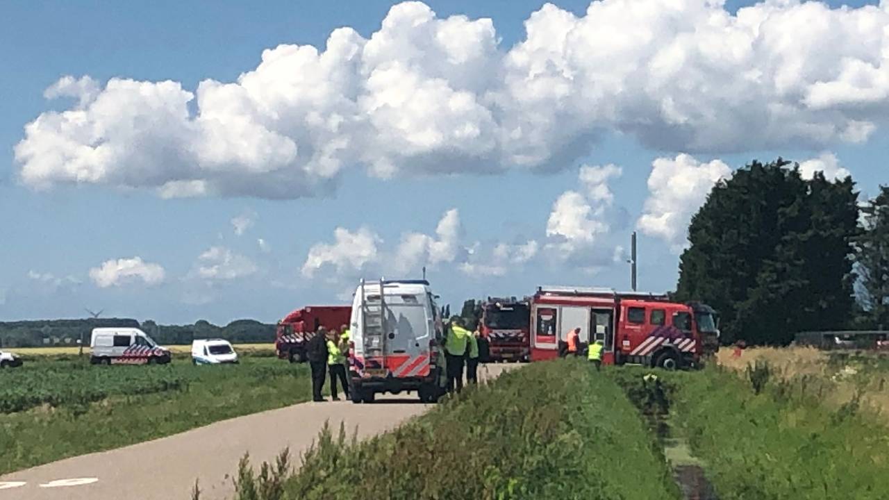 Hulpdiensten doen onderzoek naar de crash. (Foto: Imke van de Laar)