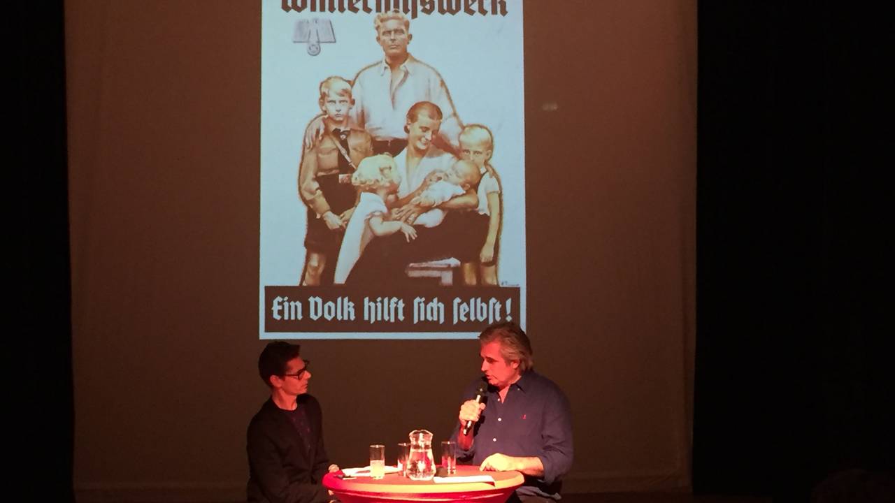 Directeur Timo de Rijk over zijn tentoonstelling over nazi-design (foto: Agnes van der Straaten)