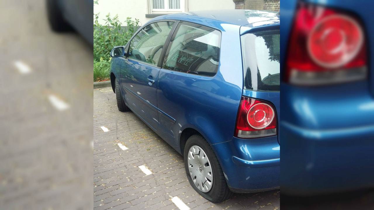 Drie lekke banden voor pastoor Pieter Scheepers (foto: Pieter Scheepers).