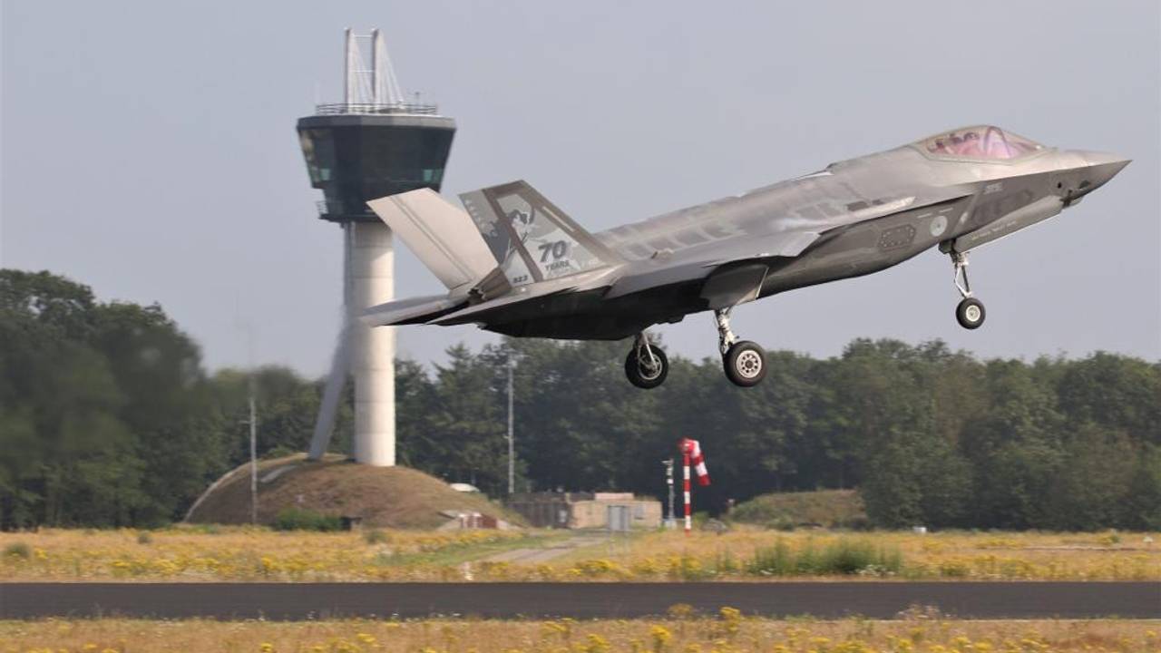 De F-35 is weer op weg naar Amerika (Foto: Joris van Boven)