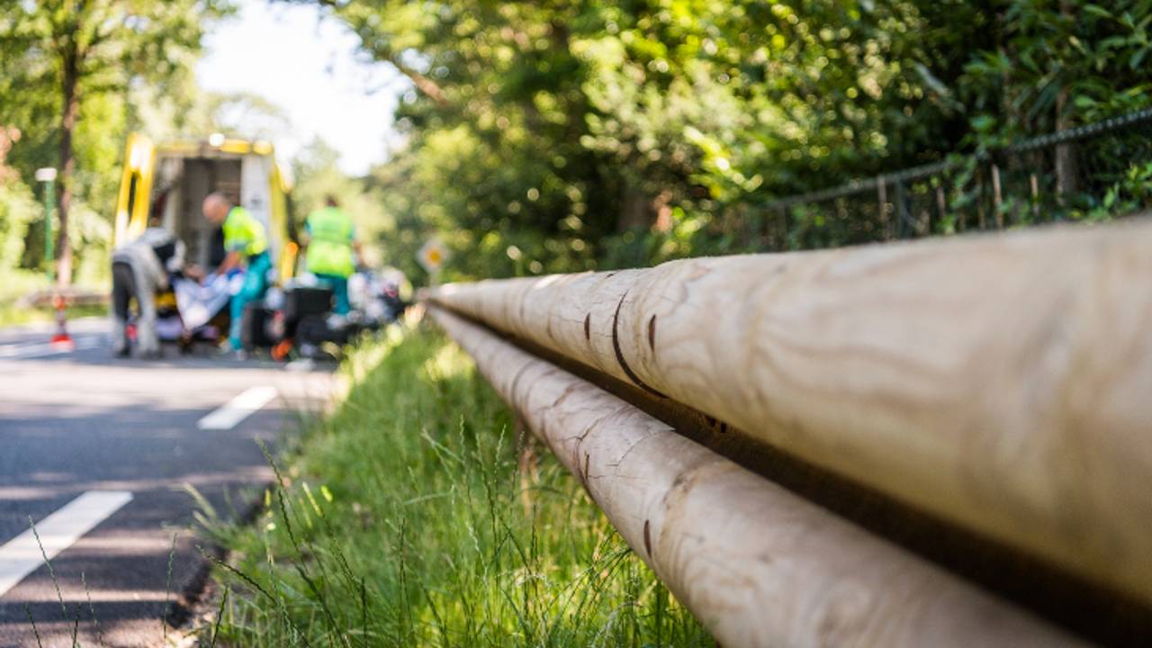 Een beeld van het ongeluk op de N615 bij Nuenen