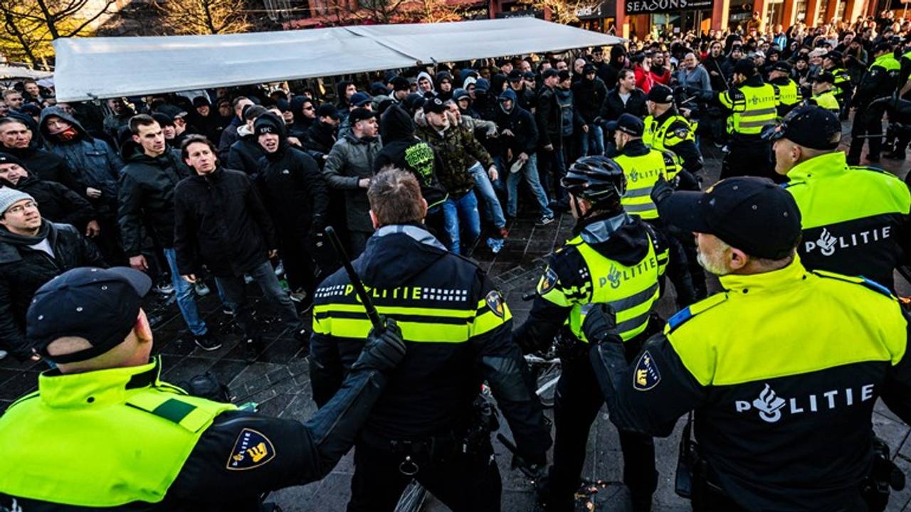 De demonstraties liepen totaal uit de hand. (Foto: ANP)