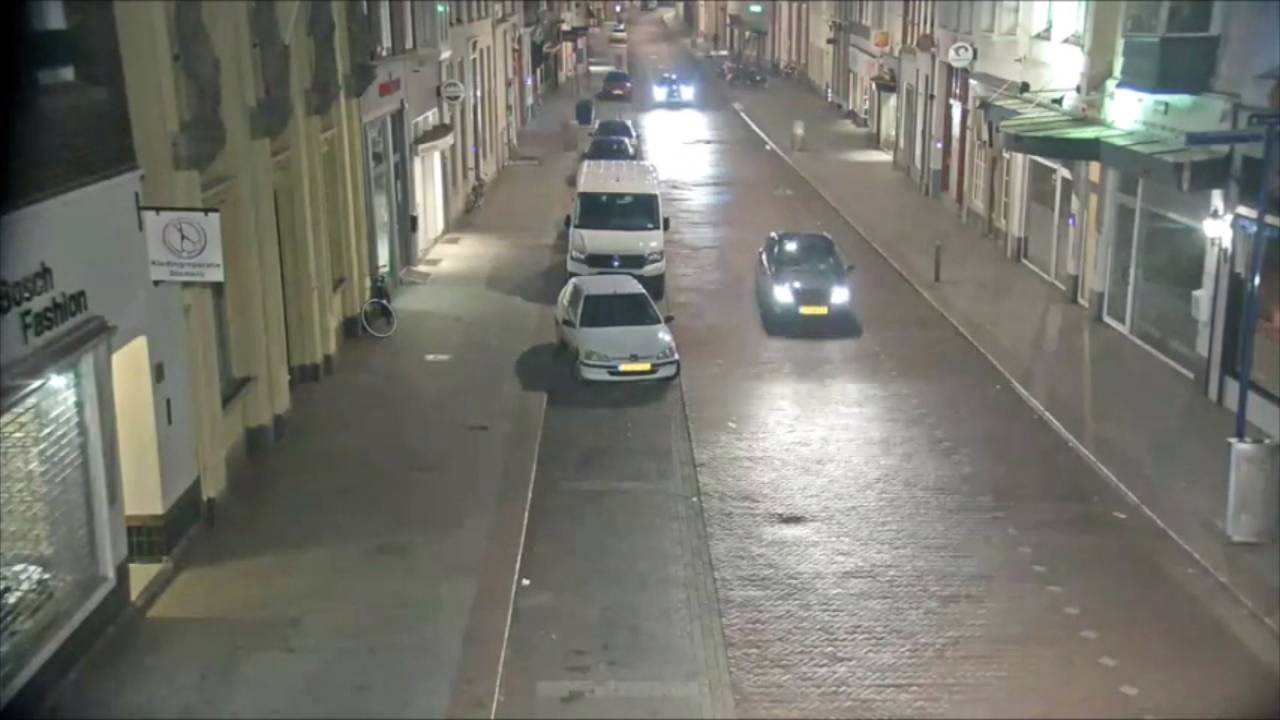 Politie geeft beelden vrij van doorrijder na ernstig ongeluk Den Bosch.