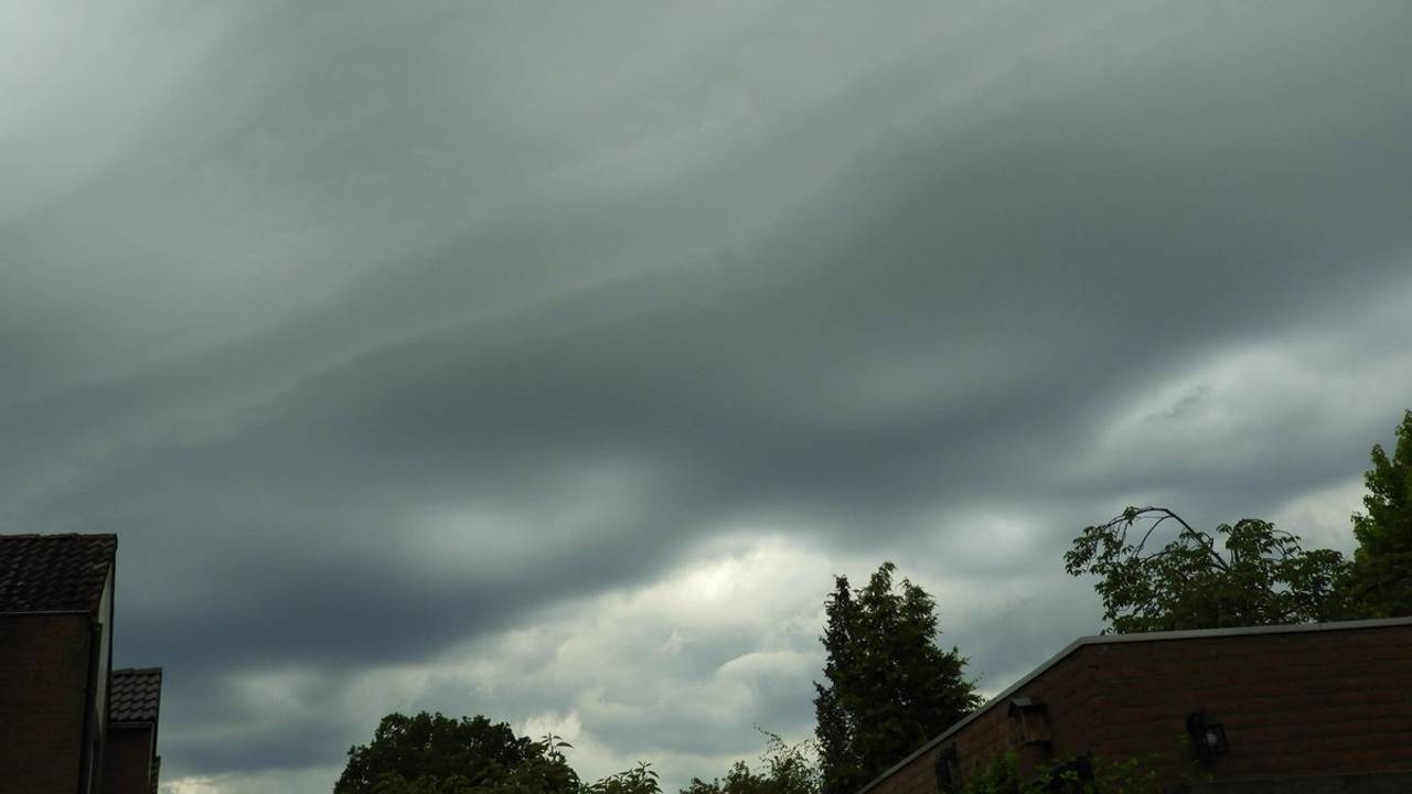 Wolken boven Tilburg (foto: Margreet van Vianen)