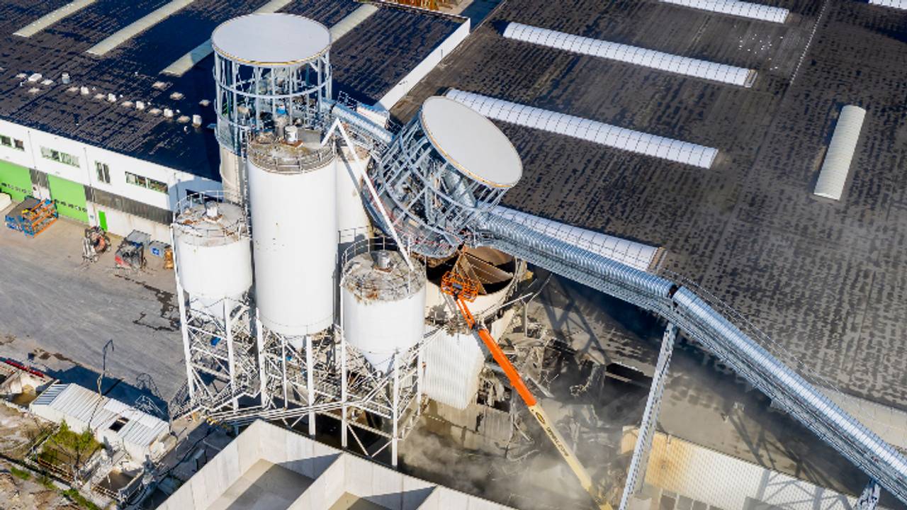 De schade is enorm (Foto: Marcel van Dorst, MaRicMedia).