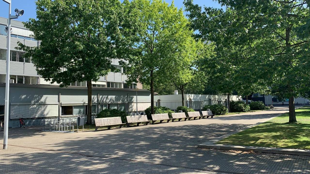 De zogeheten Prisma Building op de Tilburgse universiteitscampus waar studenten gaan wonen (foto: Camelot Beheer).