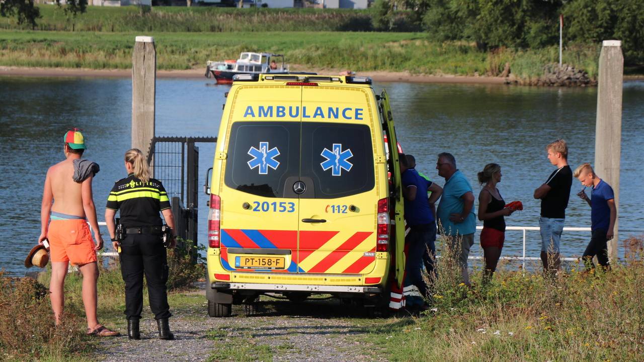 De waterskiër raakte gewond. (Foto: SQ Vision)