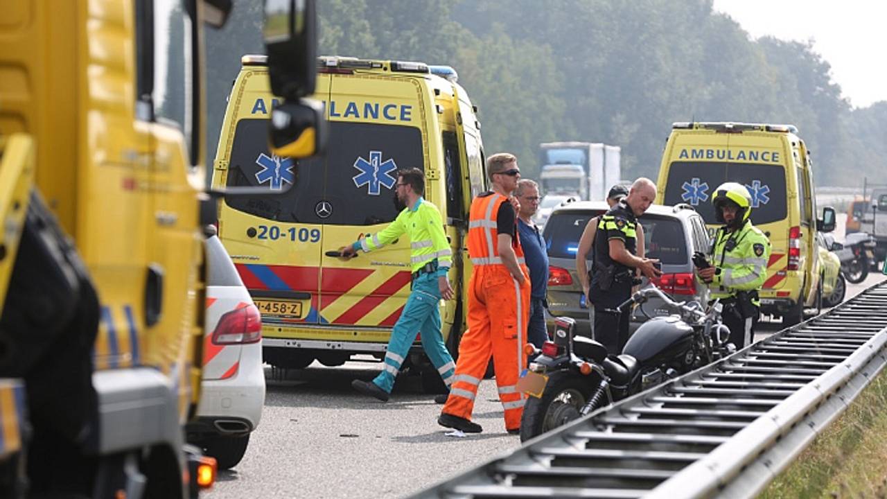 Motorrijder zwaargewond na ongeval op A17 bij Oud Gastel Omroep Brabant