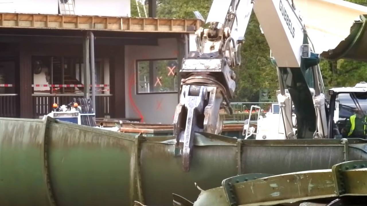 De bosleebaan wordt gesloopt. (Foto: Youtube Eftelwesley)